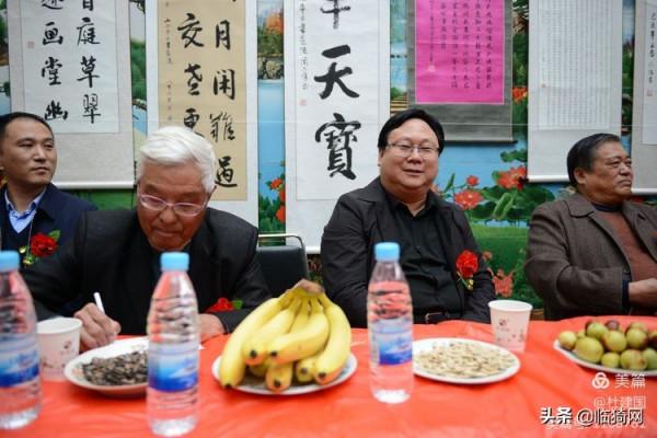 山西臨猗：叔侄倆舉辦的書法藝術個人家庭展在農家小院隆重開幕