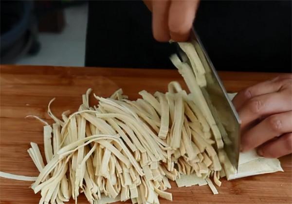 這才是最受歡迎的涼拌菜，香辣爽口，好吃又下飯，做法簡單又快速