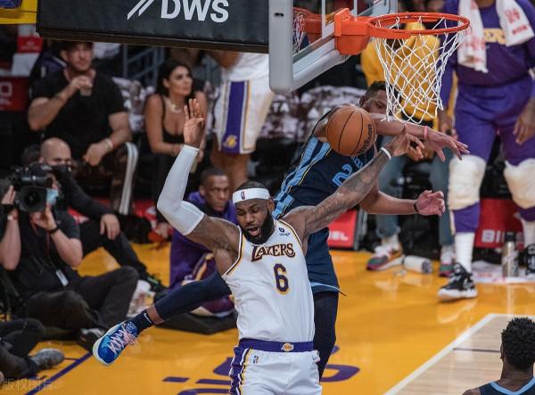 湖人或交易威少，公牛豪取4連勝！杜蘭特喬治里程碑，西蒙斯妥協