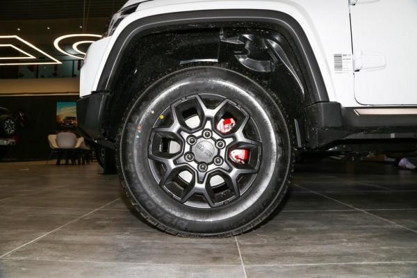 硬漢外表下有顆細膩的心,北京BJ40展現越野實力,配備可拆卸車頂 硬漢外表下有顆細膩的心,北京BJ40展現越野實力,配備可拆卸車頂