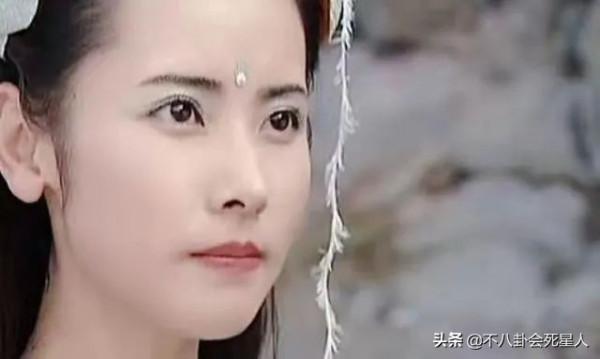 那些老了就演皇后太后的演員，年輕時都是大美人，老了氣質依舊