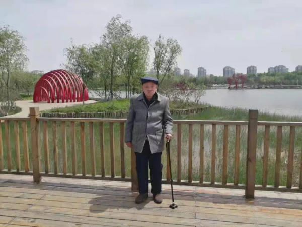 郭亮：兩件怪事