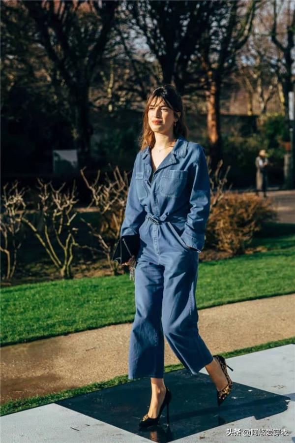 今年褲子流行“穿寬不穿緊”，穿著舒適又顯瘦，腿粗+胯寬的福音