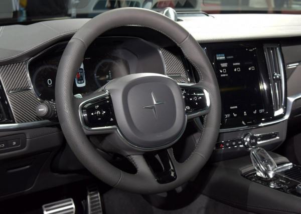 碳纖維車身的沃爾沃，全球限量25輛，極星1金色臻藏版出街