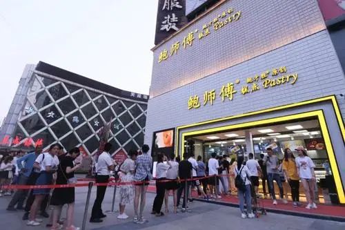 不產小麥的“麵包之鄉”：兩個江西退伍軍人如何帶出200億大生意