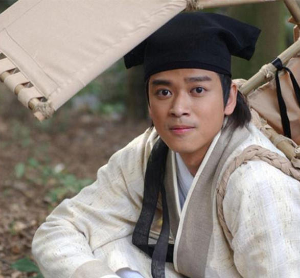 郭晉安變蠟像、陳浩民成“蛇精”，這些男星咋就想不開要去動臉呢