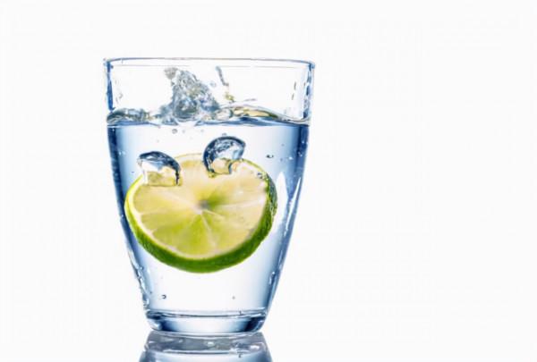 無糖汽水可以充當飲用水直接使用嗎？