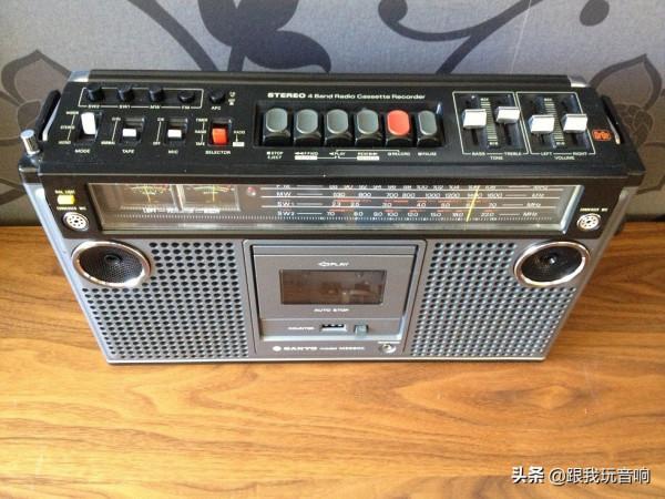 三洋 M-9980收錄機，是一款短小、中等大小的70年代行動式音響