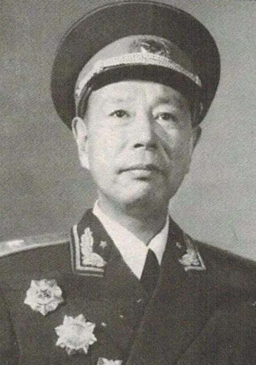 入朝前，楊成武搶了王近山的參謀長，陳賡找到總理，成功要回