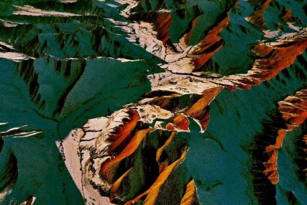 雪映丹霞，是夢境，也是仙境