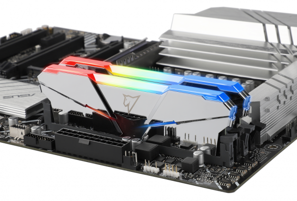 朗科釋出絕影RGB DDR4限量版記憶體：國產芯也能超低時序