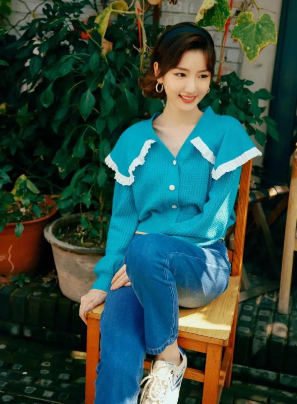 運動鞋+裙子=今秋最IN穿法,舒適又時髦 運動鞋+裙子=今秋最IN穿法,舒適又時髦