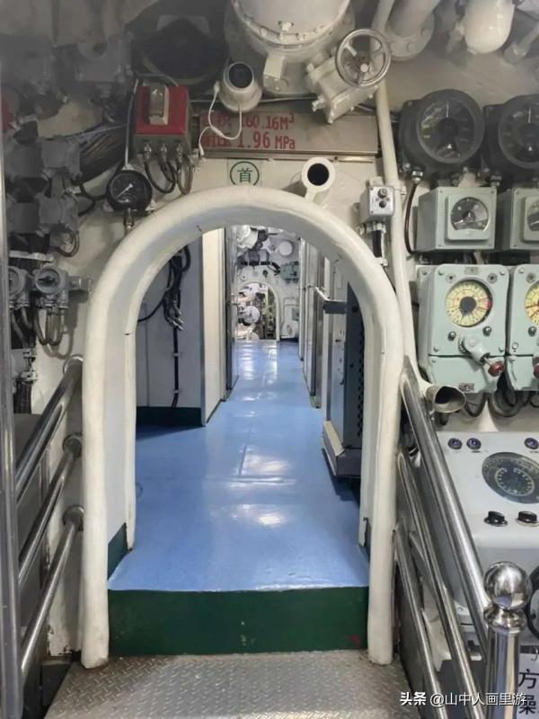 033潛艇內部構造圖 033潛艇內部構造圖