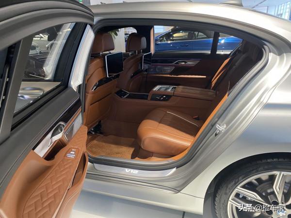 200萬買輛寶馬7系，驗車現場差點兒翻車，嚇得魂兒都出來了