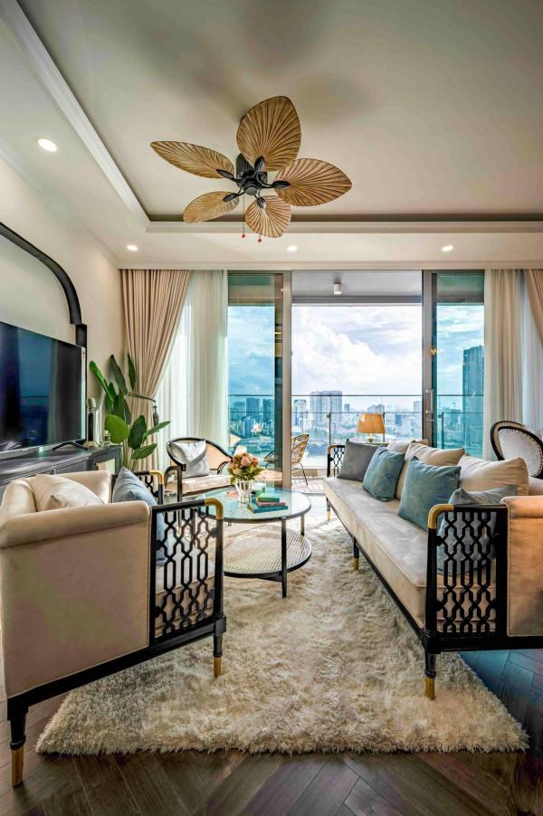 年輕夫妻太有眼光了，買到“一線”湖景房，普通高層房根本比不了