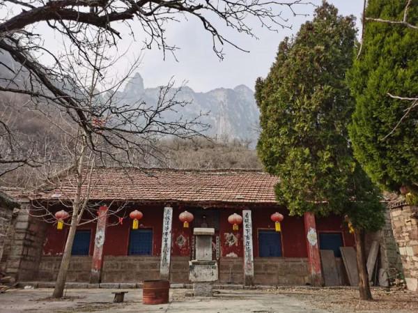 徒步白雲寺渡槽一一絕壁大梯一一上白雲一一白雲寺 徒步白雲寺渡槽一一絕壁大梯一一上白雲一一白雲寺