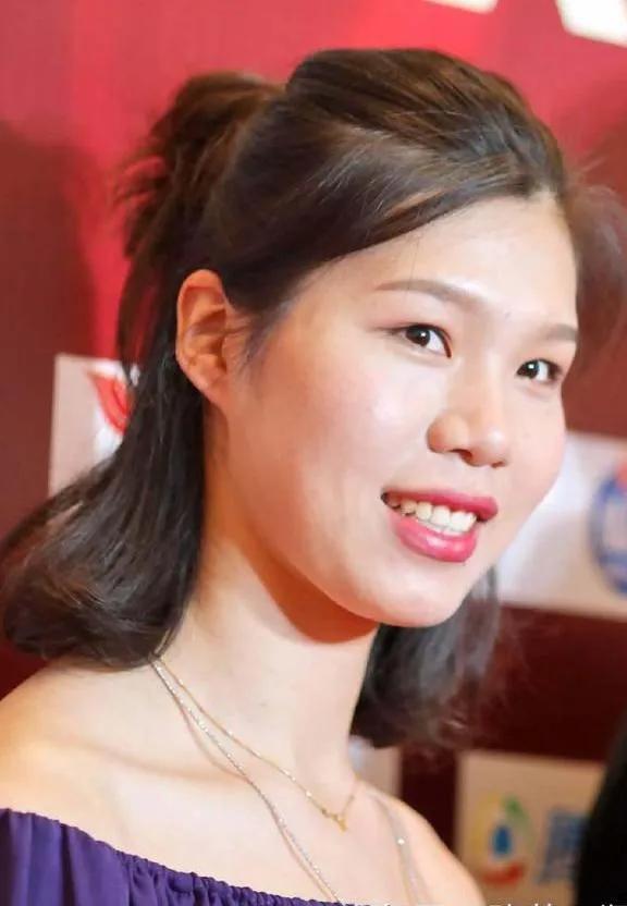 有南長城之稱的女排功臣徐雲麗，退役後在福建師範學院工作