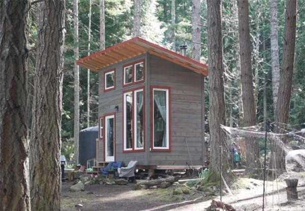 一對夫婦在荒島上住2年,蓋起10㎡蝸居,“離網”的日子簡單快樂 一對夫婦在荒島上住2年,蓋起10㎡蝸居,“離網”的日子簡單快樂