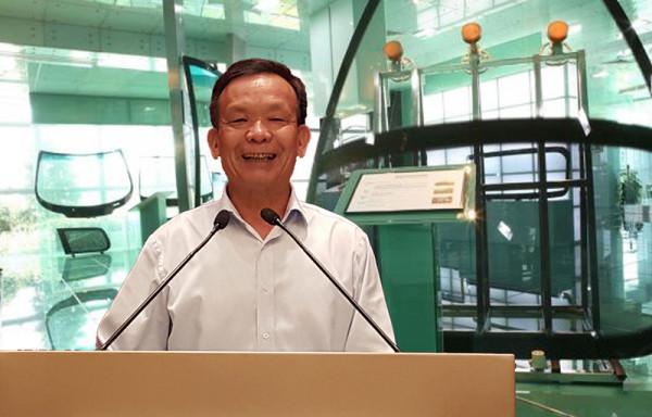 玻璃大王李賢義：15歲輟學打工白手起家，靠一塊玻璃年入百億