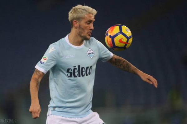 一人轉會牽動意甲三強:國米動用感情攻勢,米蘭尤文激烈競爭 一人轉會牽動意甲三強:國米動用感情攻勢,米蘭尤文激烈競爭