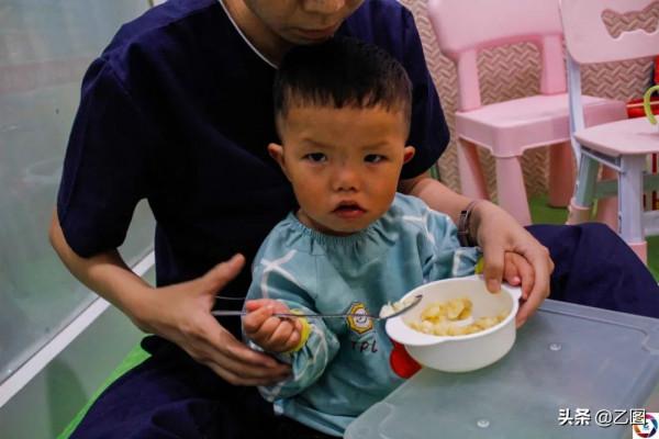 女子生下“奇怪”男嬰，自責上輩子作了什麼孽，一年後再迎悲劇