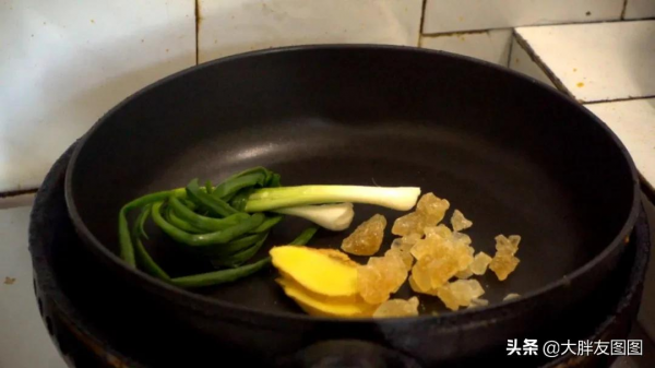 如何在家自制豉油雞?不要烤箱,爽滑鮮嫩,口水控制不住了 如何在家自制豉油雞?不要烤箱,爽滑鮮嫩,口水控制不住了