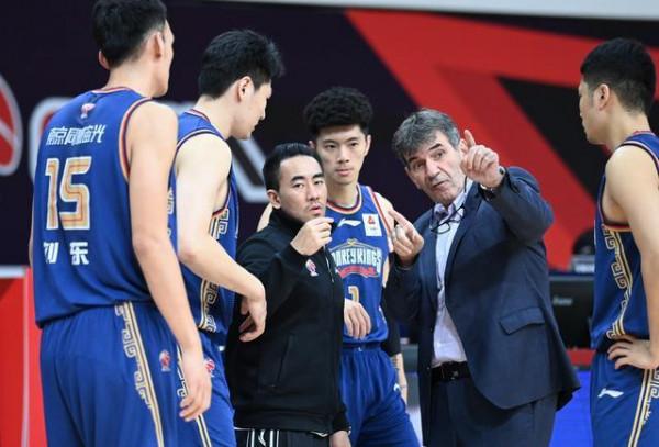 1勝12負,為了省錢簽約野球外援?這麼輸下去,霍楠也無可奈何啊 1勝12負,為了省錢簽約野球外援?這麼輸下去,霍楠也無可奈何啊