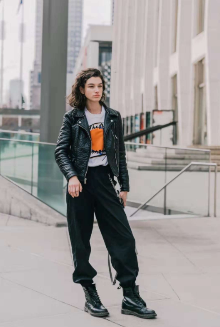 秋冬季節別穿馬丁靴了,更流行這幾雙鞋,修飾效果好又時尚 秋冬季節別穿馬丁靴了,更流行這幾雙鞋,修飾效果好又時尚