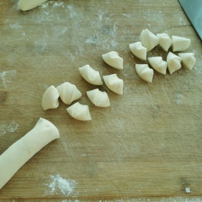 百吃不厭的韭黃肉水餃,你會做嗎? 百吃不厭的韭黃肉水餃,你會做嗎?