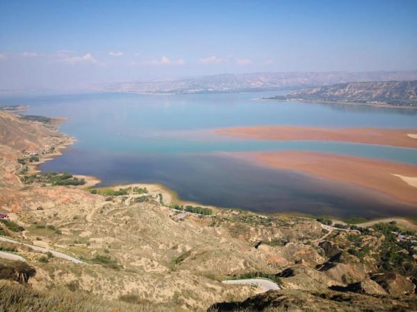 甘肅永靖炳靈湖的灘塗 甘肅永靖炳靈湖的灘塗