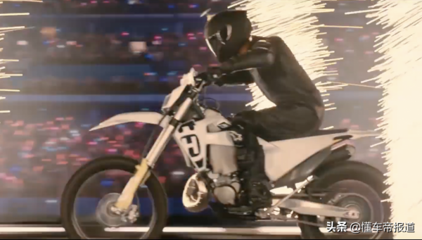 新車 &vert; 不只有寶馬、川崎，春節檔電影《四海》還有這些摩托車身影