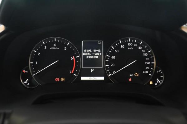 售價50.9萬，2.0T+6AT+四驅，舒適豪華，實拍雷克薩斯RX 300