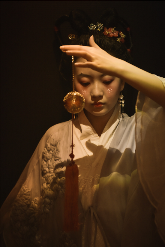 生活在左《九九消寒圖》New Hanfu系列主題釋出會