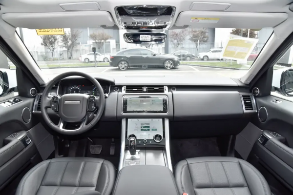 配插電式混合動力系統，軸距為2923mm，攬勝運動版PHEV實力如何？