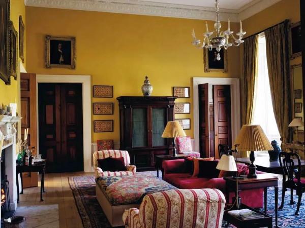 戴安娜王妃在鏡頭前那麼美，離不開這個設計師，還有兩個生活習慣