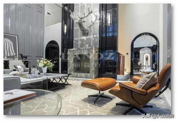 核心區";嚴禁住宅開發";!100個";億萬富翁";即將入住東西城 核心區";嚴禁住宅開發";!100個";億萬富翁";即將入住東西城