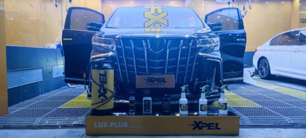 豐田埃爾法貼隱形車衣提升漆面亮度，長久保值