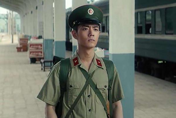 《王牌部隊》獲央媒點贊，老中青三代軍旅硬漢齊聚，個個威武霸氣