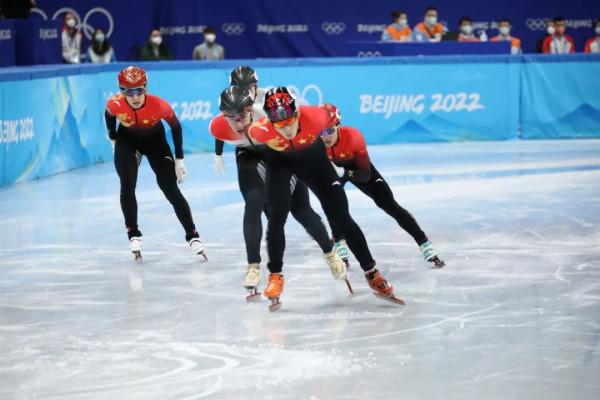 剛剛，中國隊包攬金銀牌