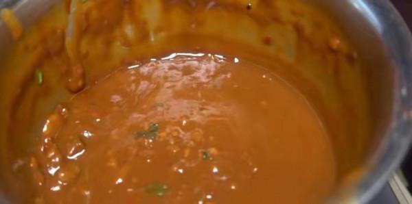 山西92年夫妻做灌餅小吃，5塊錢一個，日賣300個，從早幹到晚