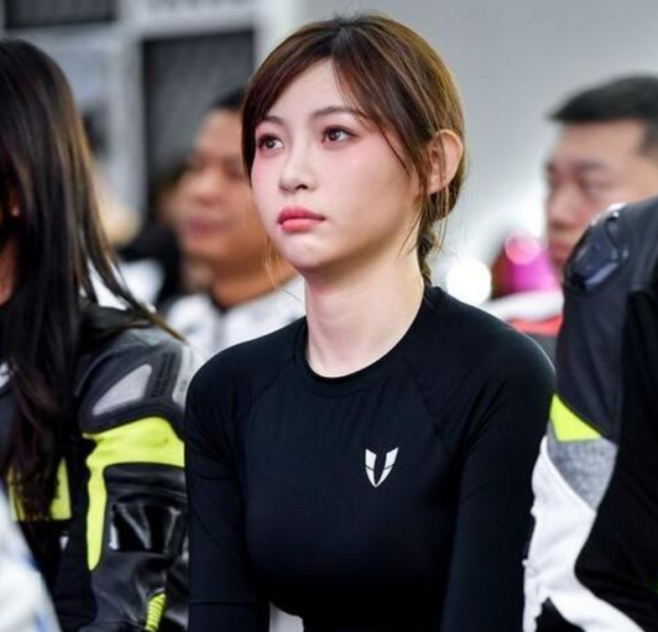 千萬粉絲網紅因得罪蔡徐坤粉絲，被扒出一眾黑料，本人連忙道歉