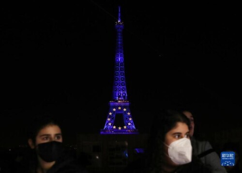 巴黎地標建築點亮“歐盟藍”