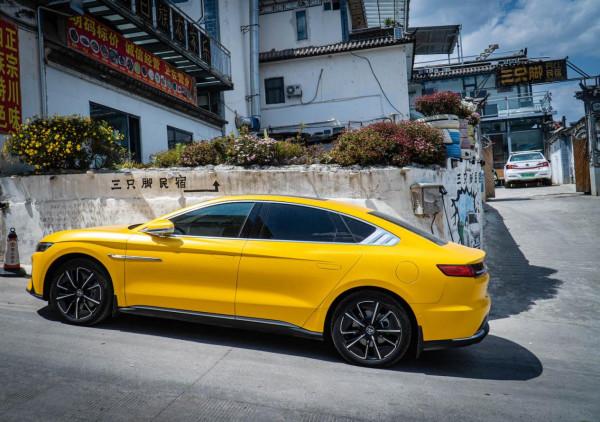 「生活記」比亞迪漢EV加裝電池護板，給它更好的保護