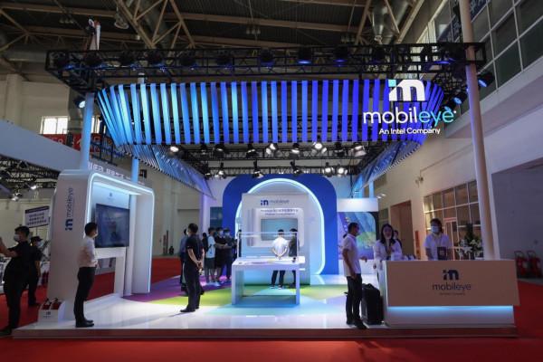 宇宙的盡頭是鐵嶺，傳統車企的盡頭是代工？