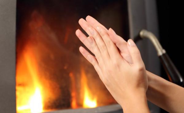 手腳冷得像冰塊？喝1湯、灸1穴、搓1處，讓手腳暖起來