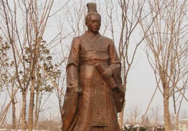 皇帝：我要吃公雞下的蛋，甘羅：這有何難？後甘羅官拜丞相