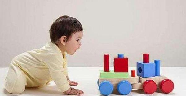 0-3歲孩子動作發展的時間線 建議寶爸寶媽收藏