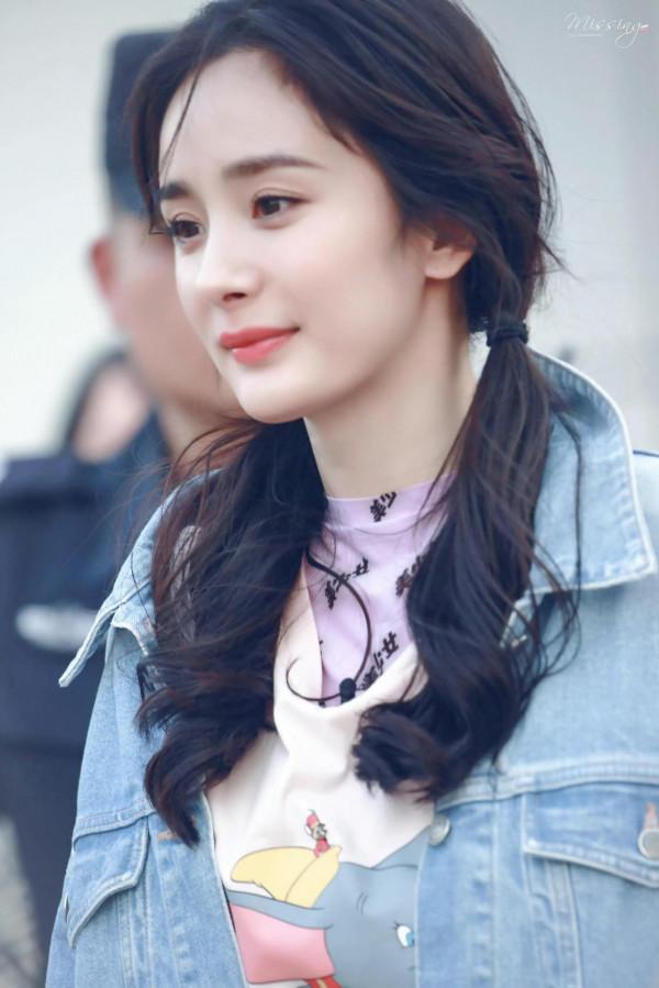 鄰家美少女楊冪出來炸街了 鄰家美少女楊冪出來炸街了