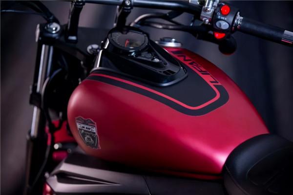 一萬出頭的平民版哈雷肥霸，體格健壯但內心“空虛”