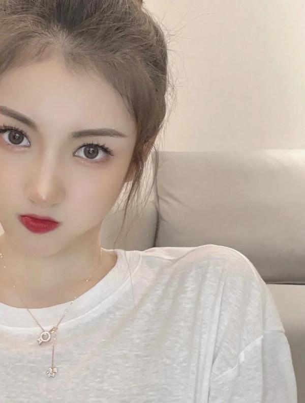 比明星都美的女子 比明星都美的女子